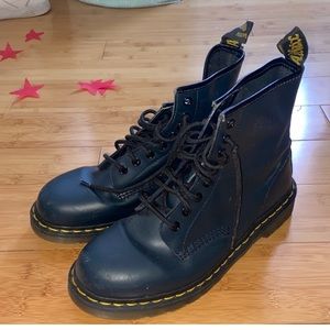 Dr. Martens Navy Blue